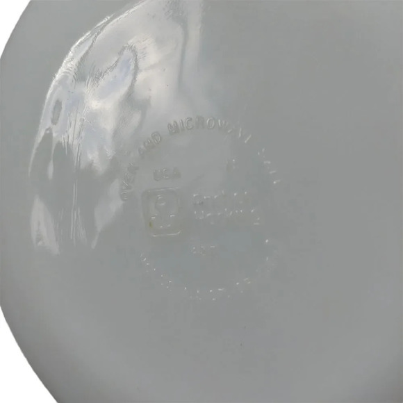 Anchor Hocking Milk Glass Casserole Dish Fruit Theme 1.5 Quart  Round - Picture 8 of 9